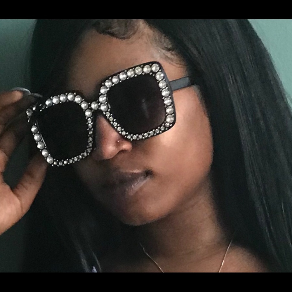 💎 Diamond Frame Sunglasses 💎 - Picture 2 of 2